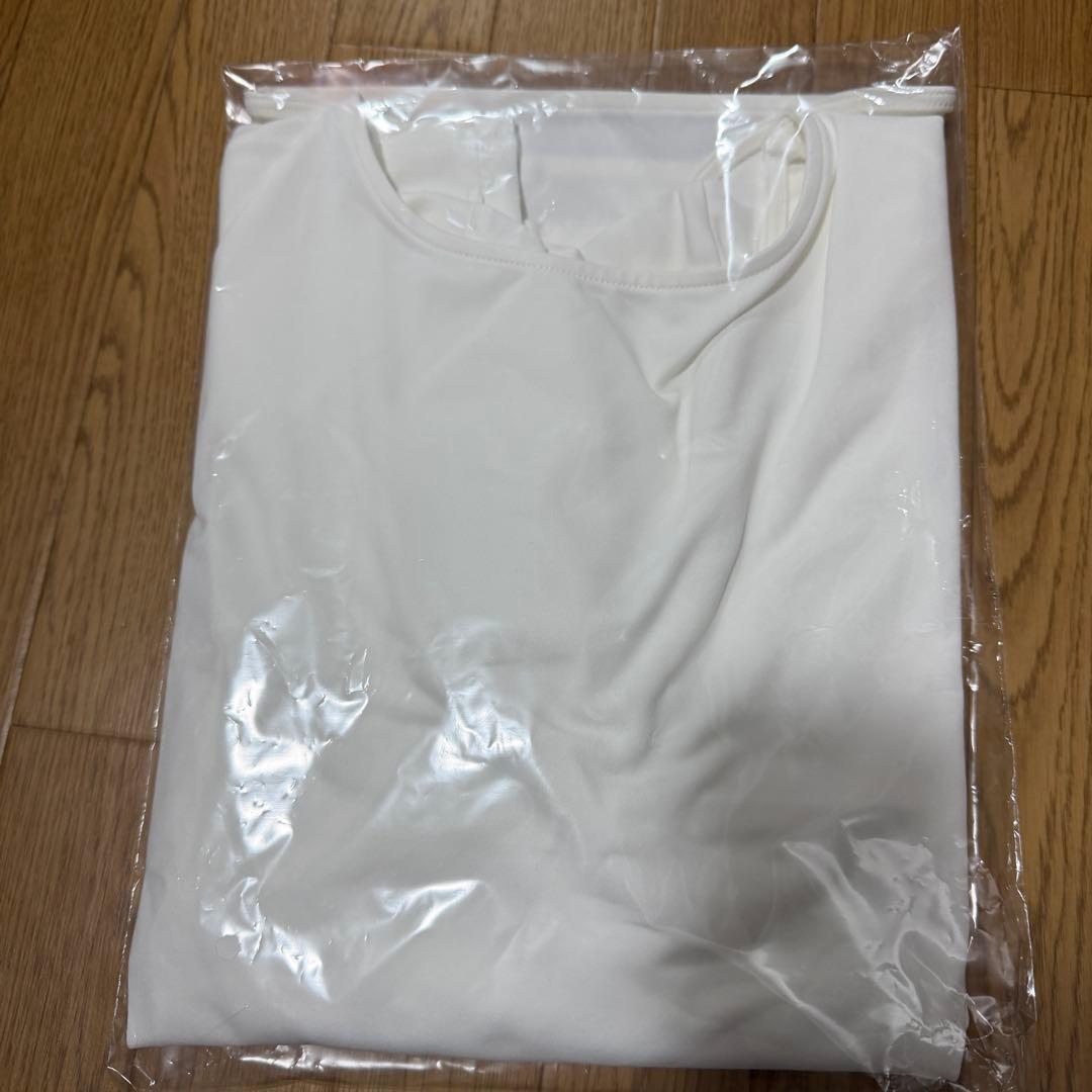 まとめ買い専用出品中　新品　emmi ロンT トップス　ピラティス　ヨガ