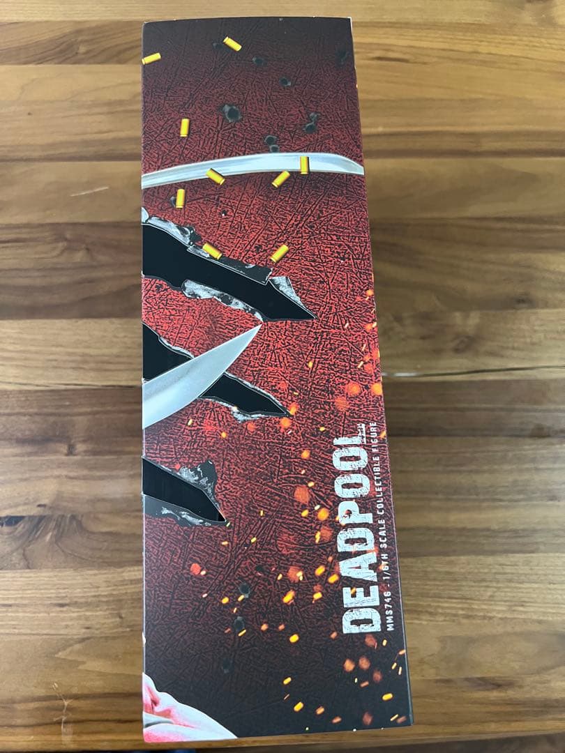 開封品　デッドプール　MARVEL フィギュア