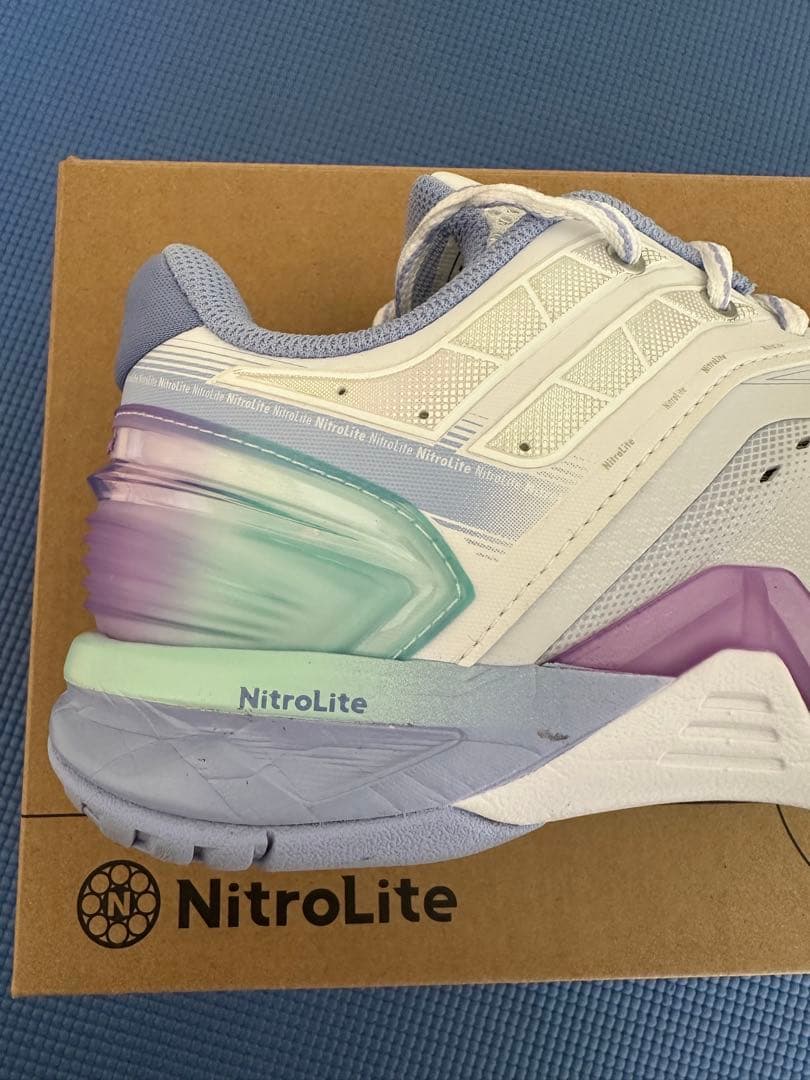 VICTOR ビクター　NitroLite P8500nl バドミントンシューズ