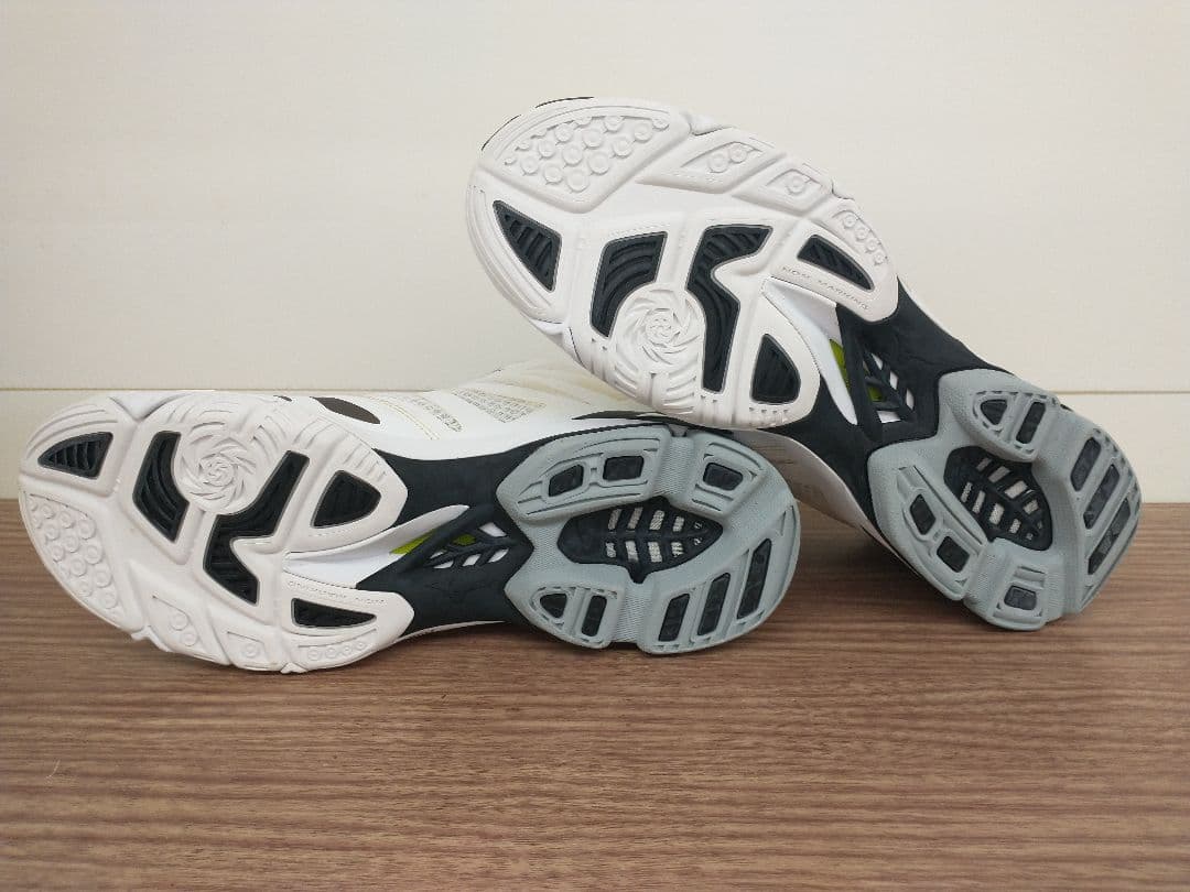 【中古】ミズノ ウェーブライトニングZ5【31cm】