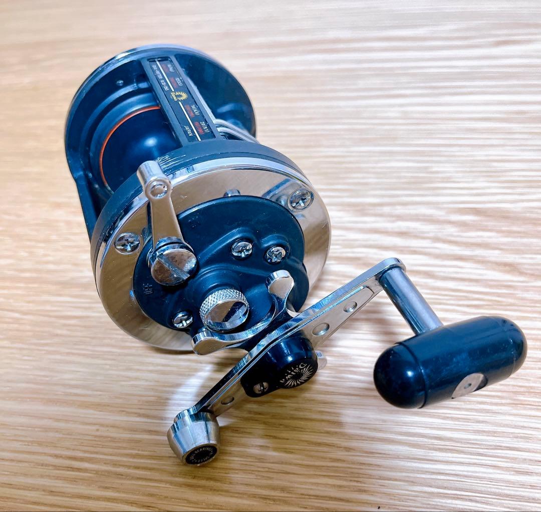 美品　Daiwa Sealine 27H ダイワ シーライン 手動 両軸リール