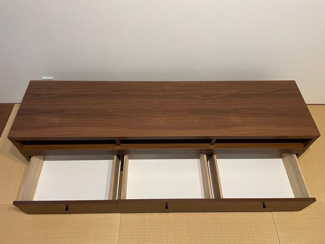 arne 木製テレビ台 ブラウン 引き出し3つ 伸縮可能　サイドボード