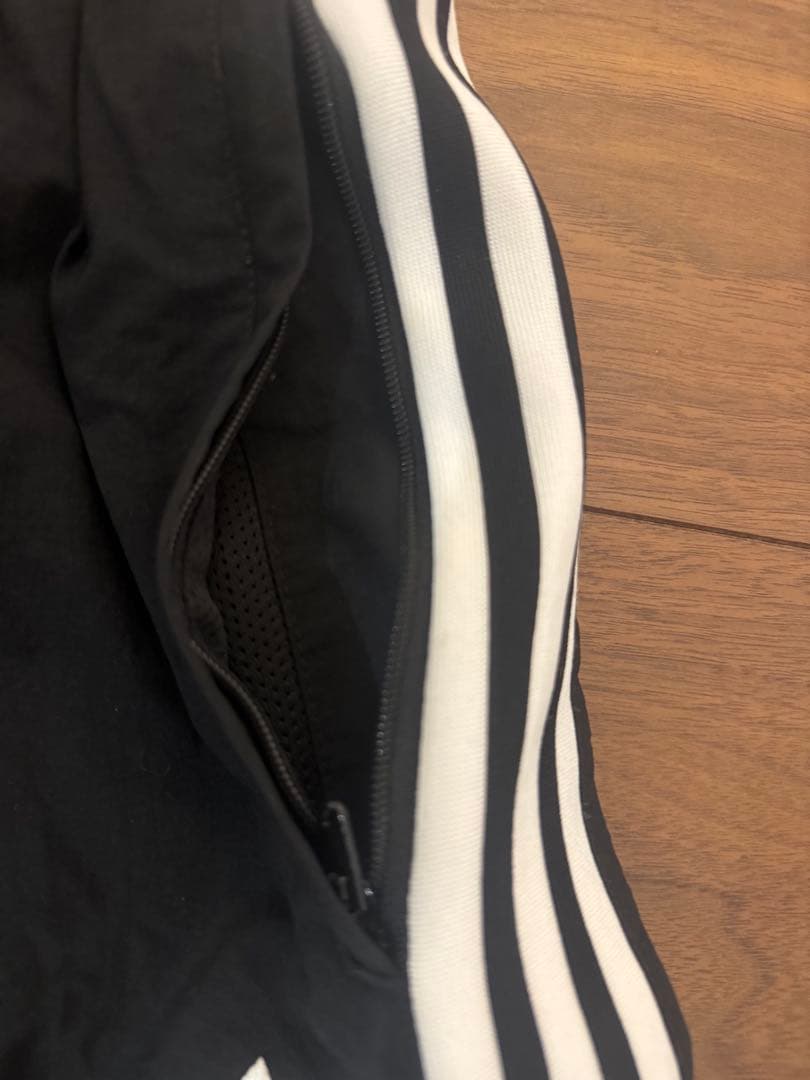 【adidas originals】アディダス ナイロンパンツ　破格販売中です！