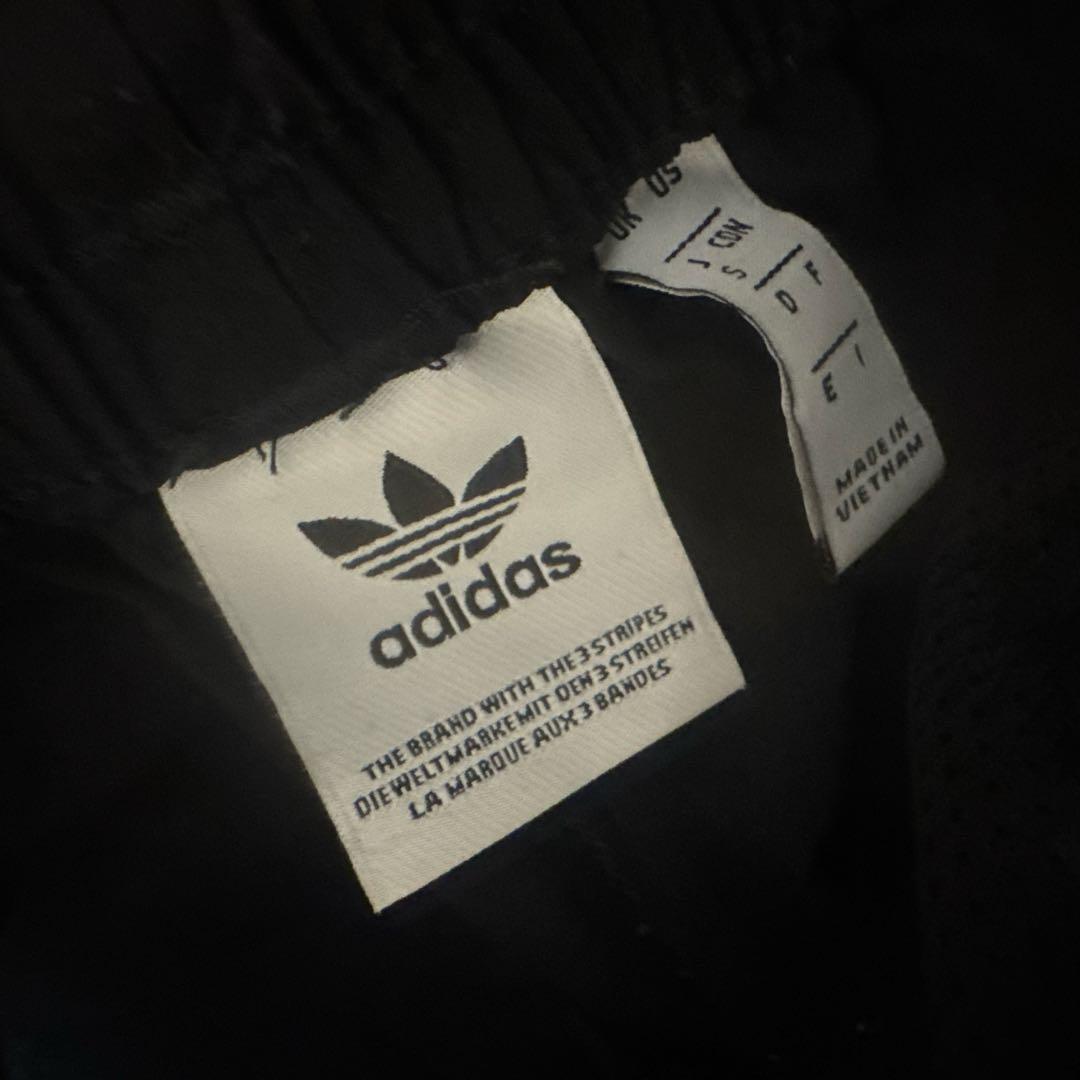 【adidas originals】アディダス ナイロンパンツ　破格販売中です！