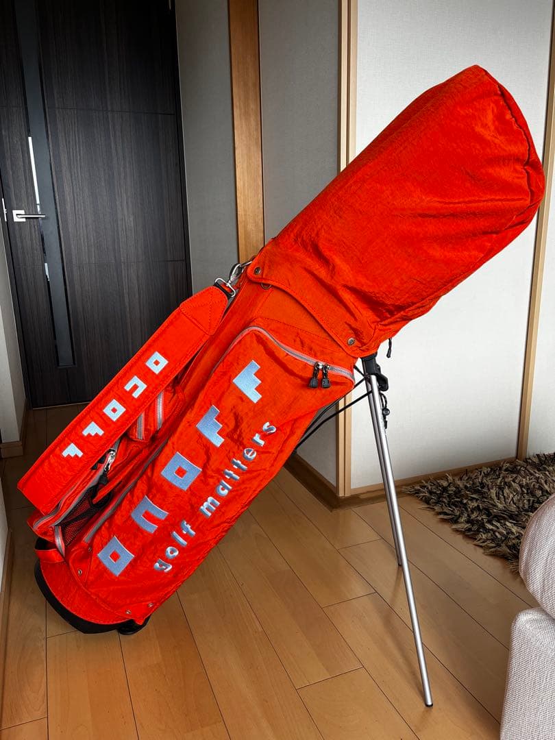専用　大人気ONOFF オノフ スタンド型キャディバッグ 9型　軽量　オレンジ