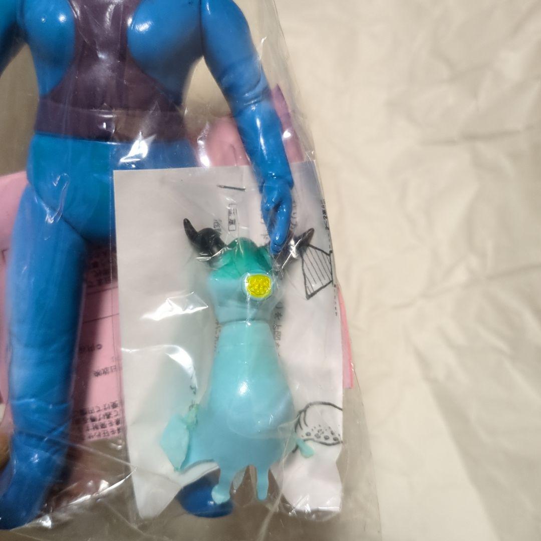 ベアモデル　ピット星人　幼生エレキング頭部付き