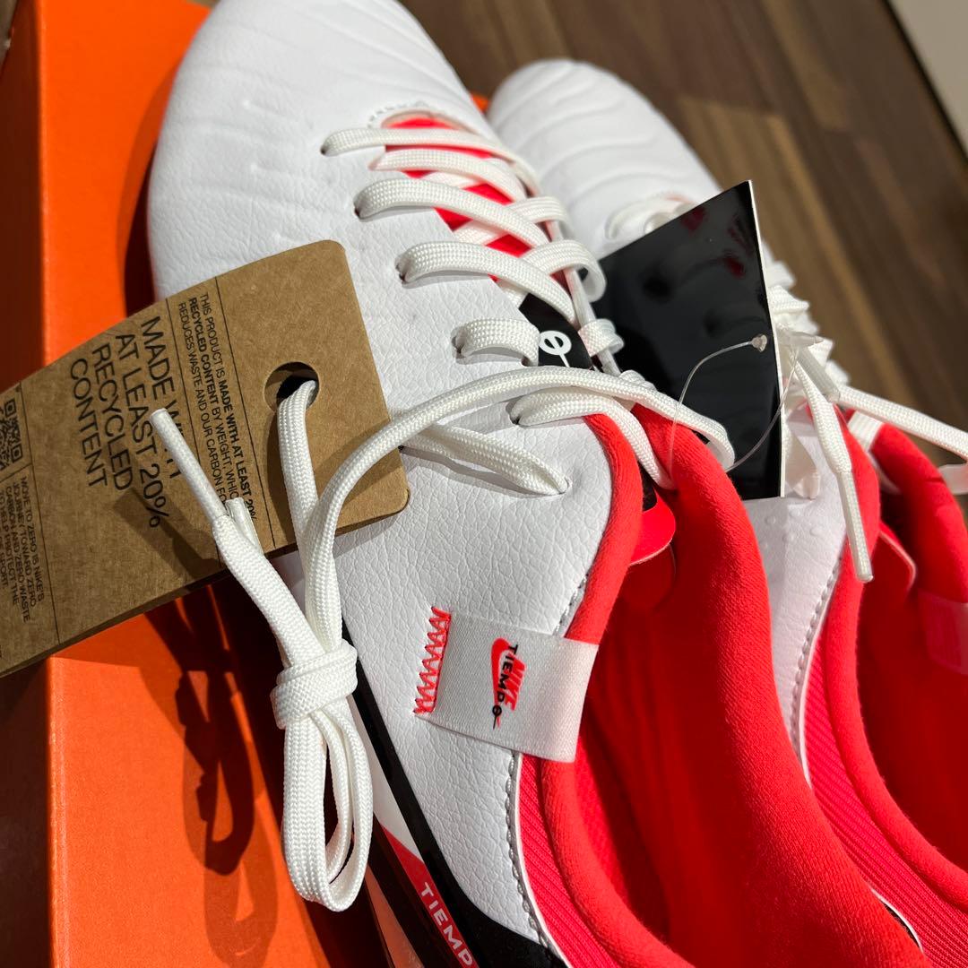 Nike Tiempos ホワイト/ピンク サッカーシューズ