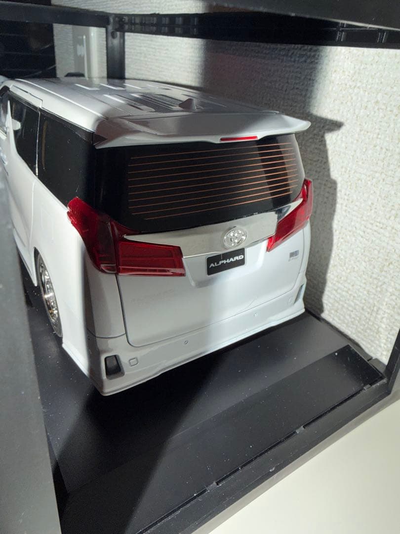 最終値下げ！これ以上は値下げできません トヨタ アルファード ミニカー 1/18