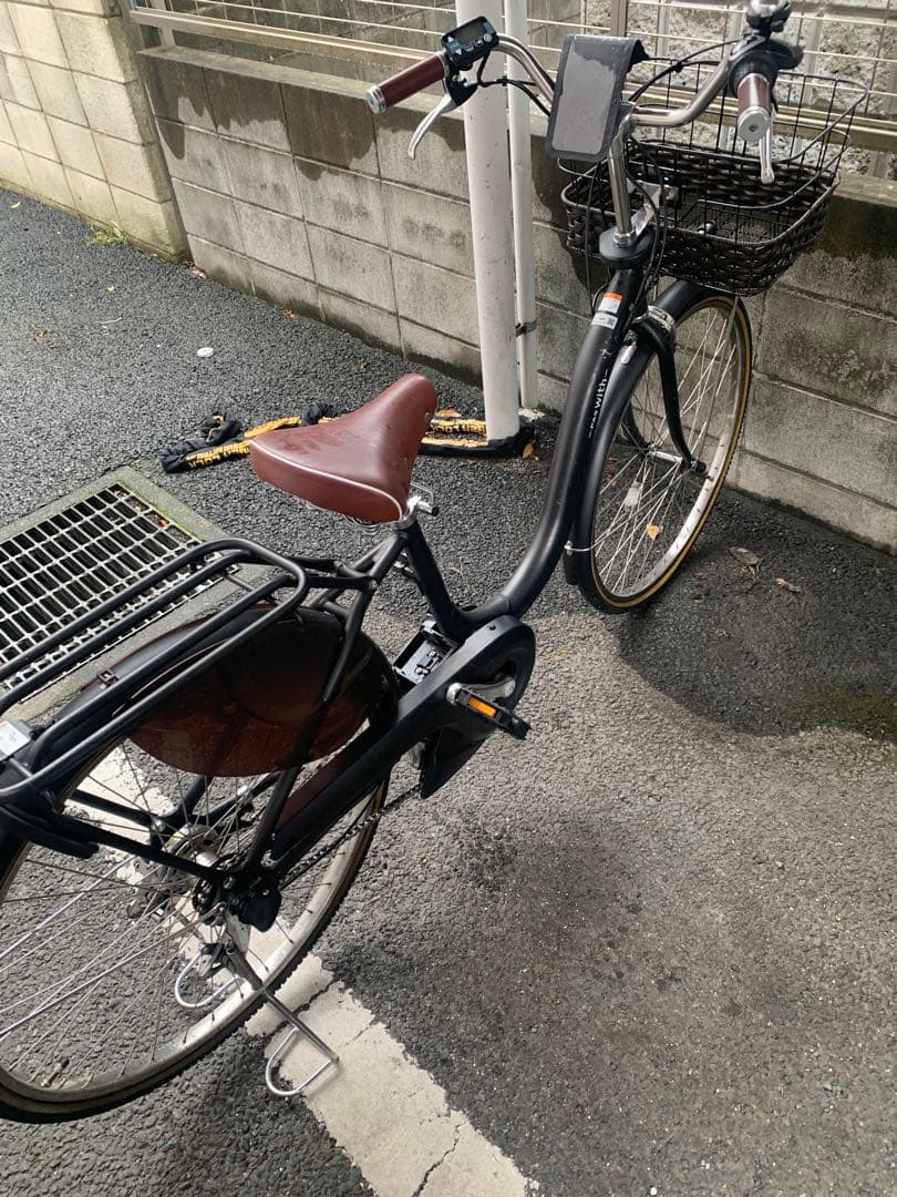 電動アシスト自転車 黒 茶色シート 前バスケット付