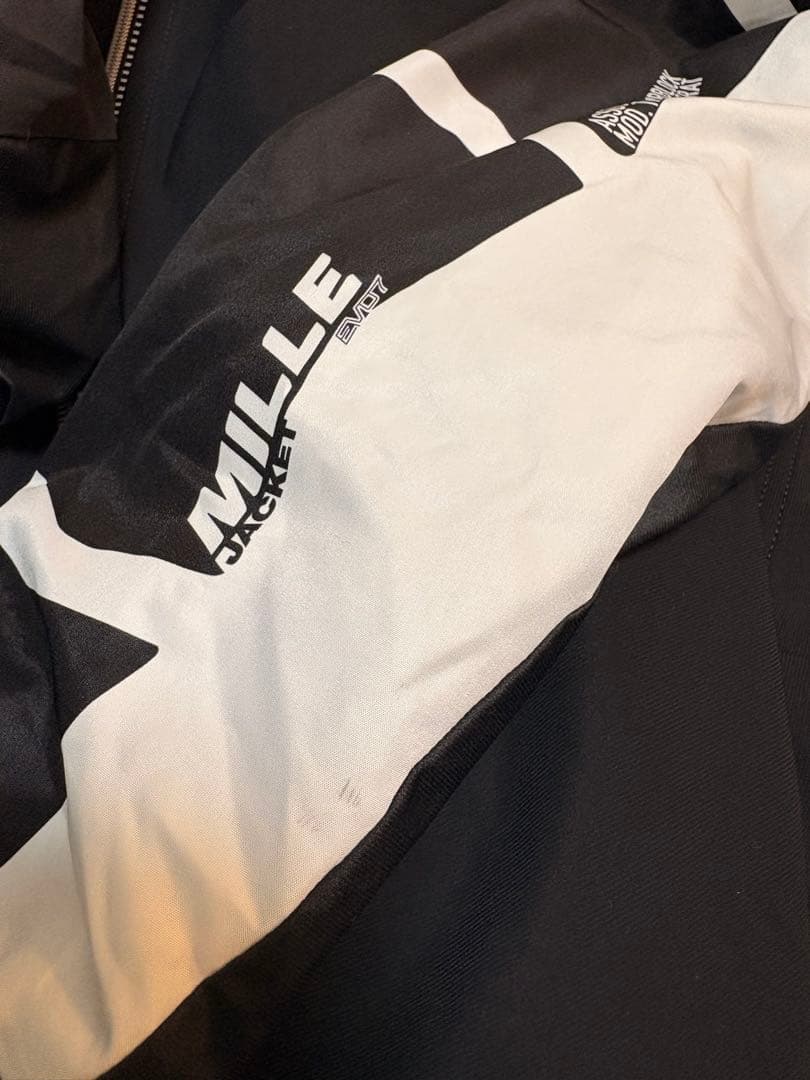 アソスmille intermediate Jacket_evo7 assos