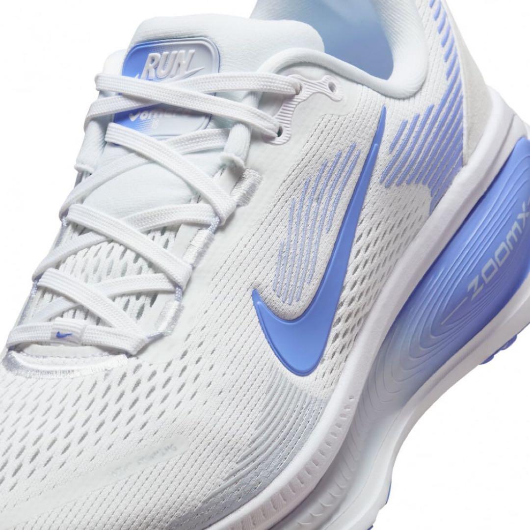 【新品】NIKE ウィメンズ ズーム ボメロ 18/26.5cm