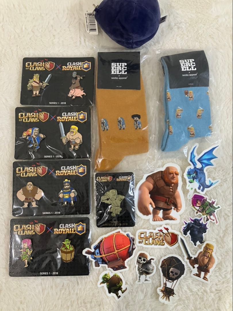 クラッシュオブクラン　公式グッズ　ピンバッジ　靴下　ぬいぐるみ　ステッカー