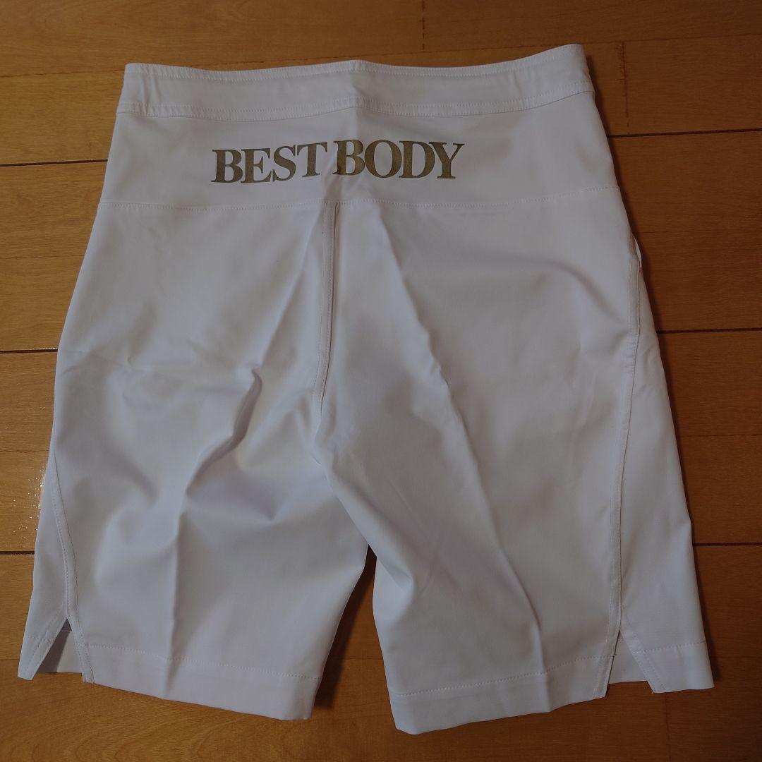 ベストボディ ジャパン公式パンツ　 ホワイトハーフパンツ Sサイズ