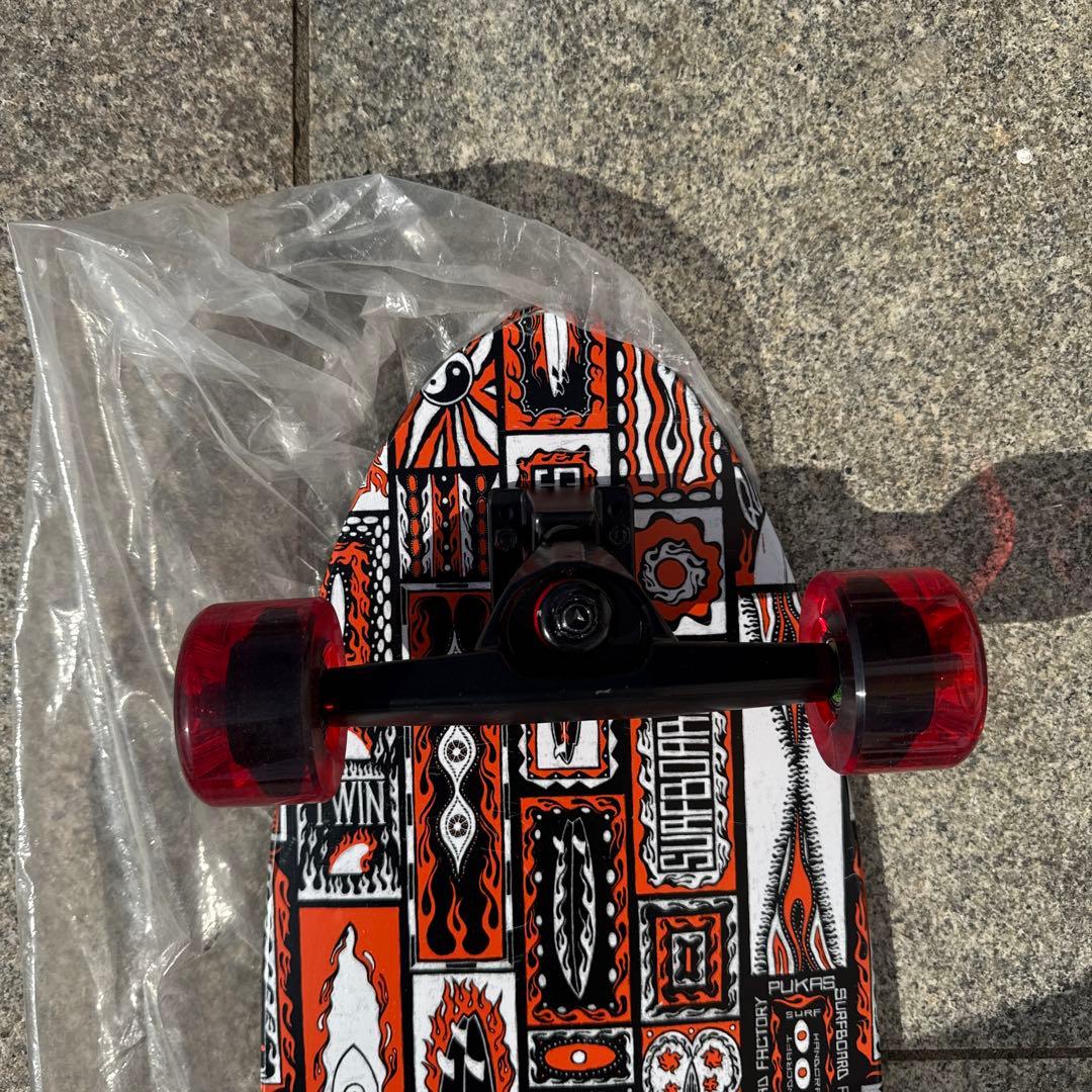 YOW（ヤウ）サーフスケートPukas Dark 34.5インチカスタム完成品