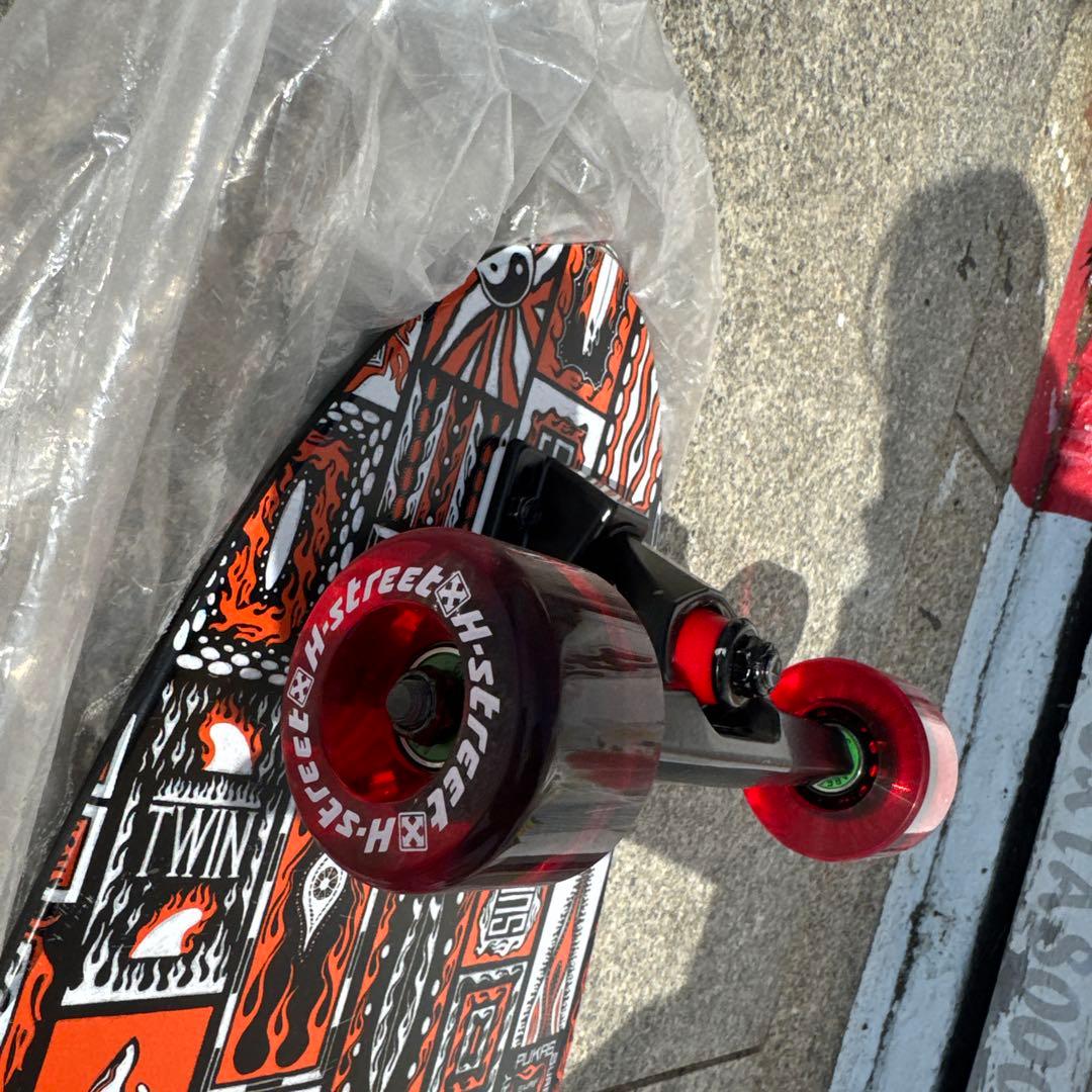 YOW（ヤウ）サーフスケートPukas Dark 34.5インチカスタム完成品