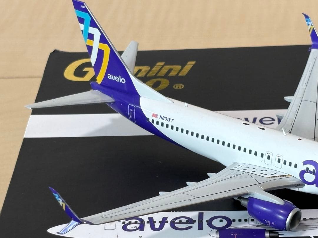 Gemini 200 AVELO エクストレイ航空 737-800 1/200