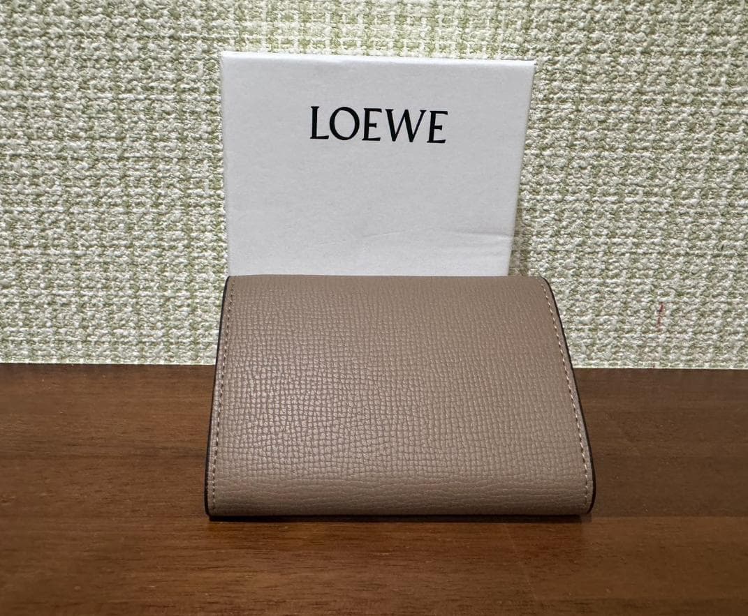 LOEWE ロエベ アナグラム コンパクト フラップウォレット イエローブラウン