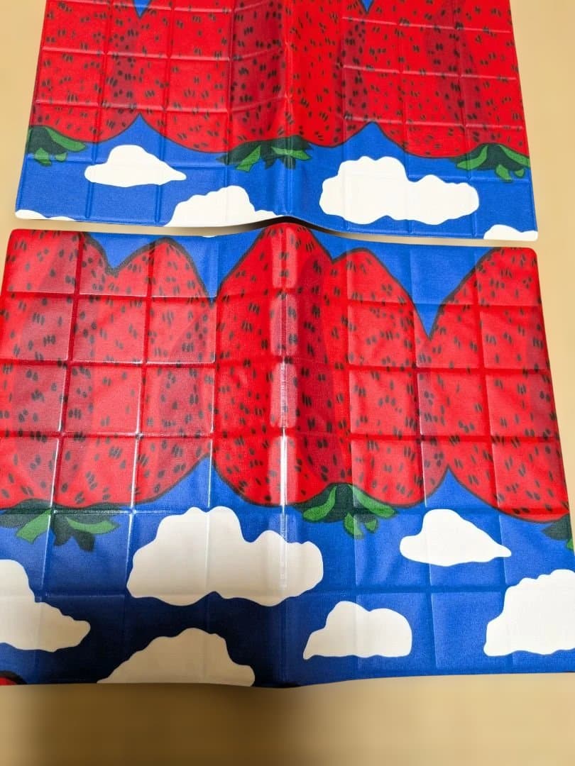 マリメッコ　マンシッカヴォレット　オイルクロス　ランチョンマット　撥水