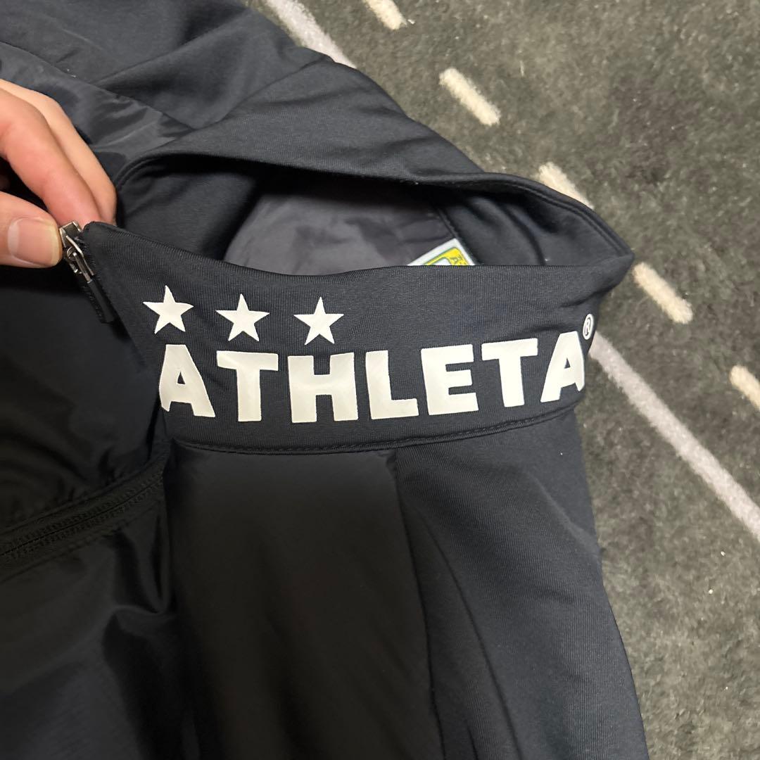 ATHLETA ブラック ウィンドブレーカー