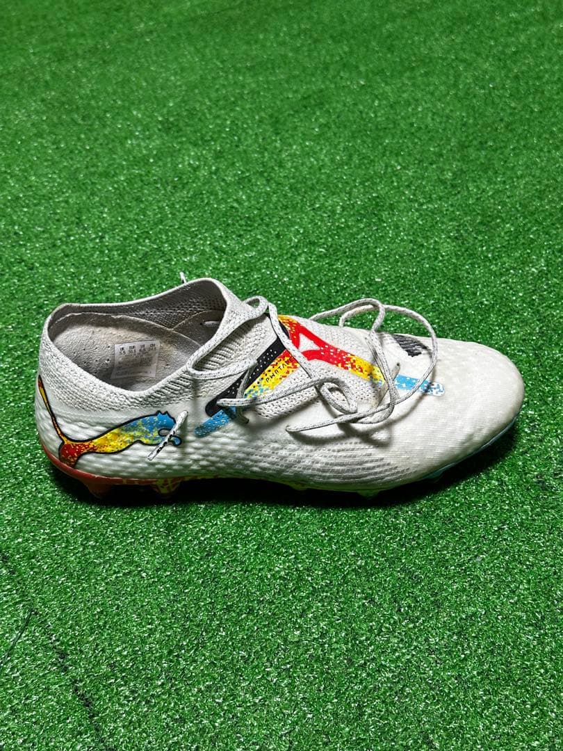 PUMA FUTURE 7 ヒートマップ　HG/AG サッカースパイク 白
