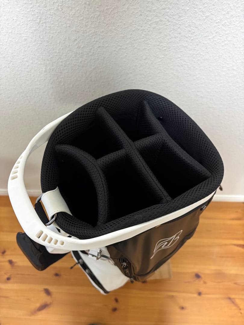 ⭐︎美品 BRIDGESTONE GOLF 軽量 キャディバッグ 9.5型 黒/白