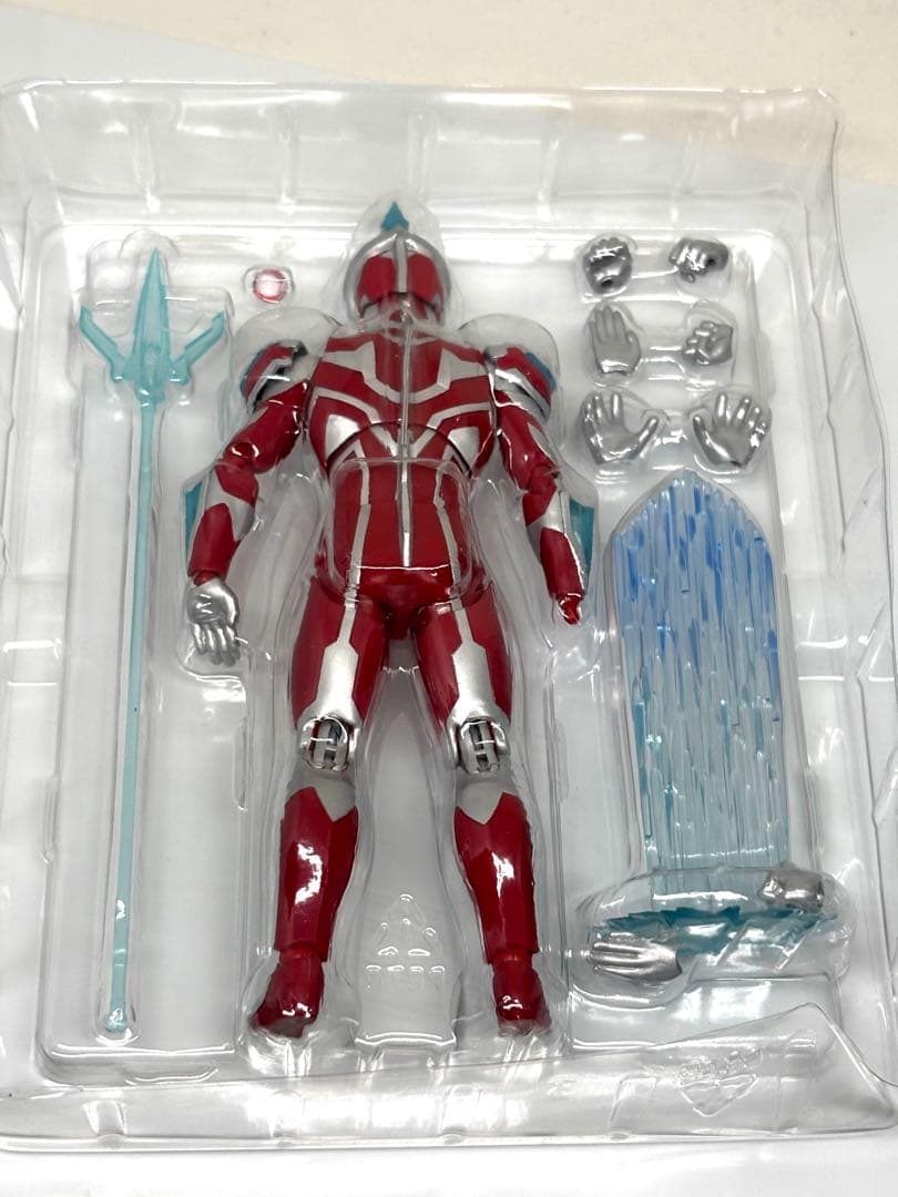美品！S.H.Figuarts ウルトラマンギンガ 円谷 バンダイ 特撮 可動