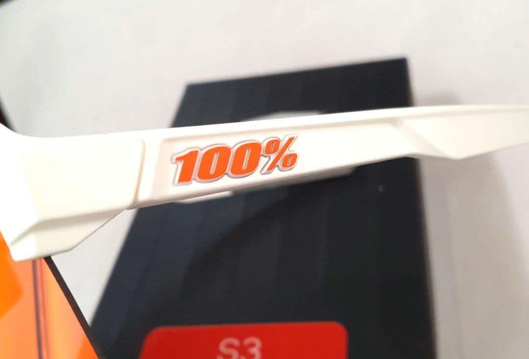 100% S3 ホワイト レッド ワンハンドレッド サングラス
