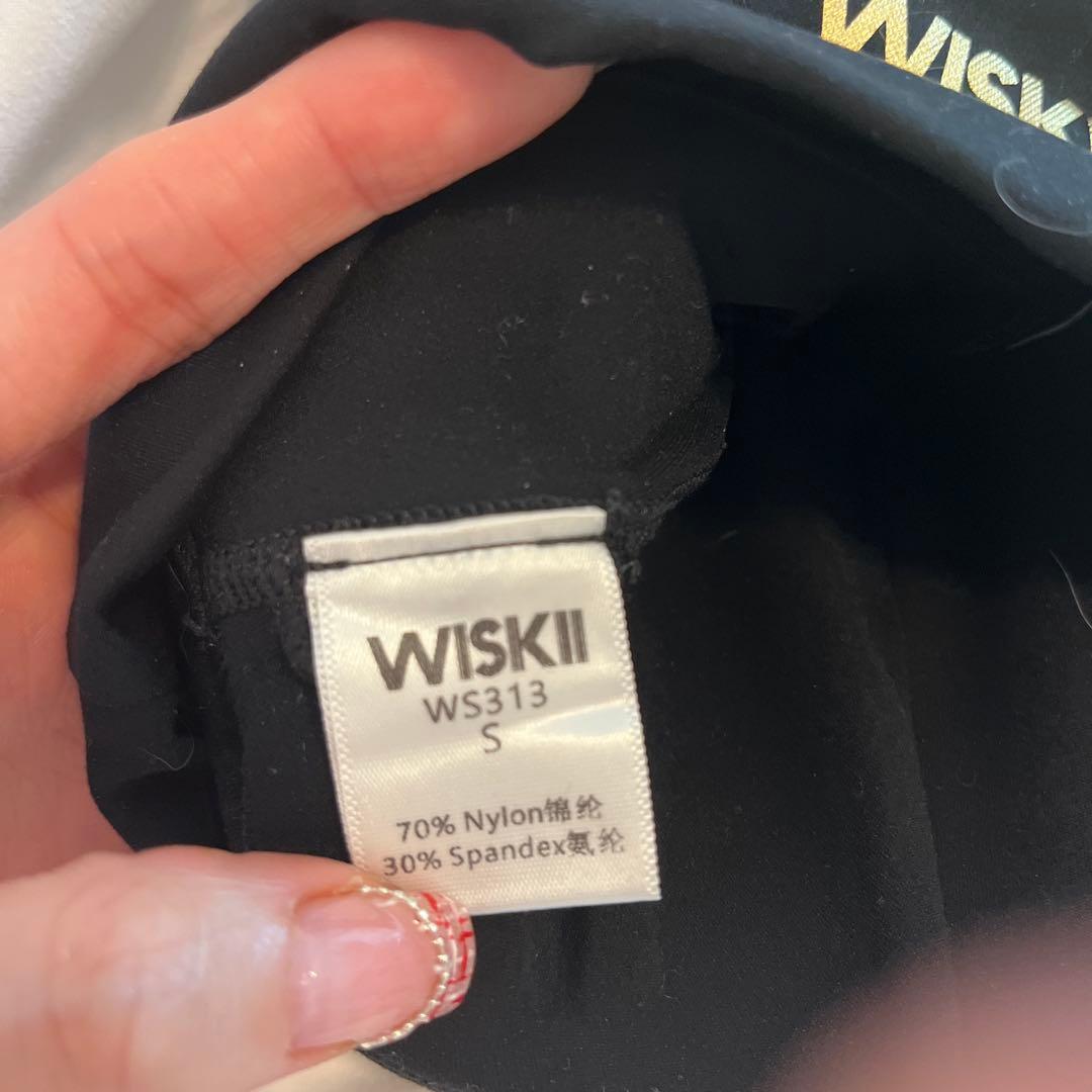 WISKI I ブラック クロップトップ ヨガウェア　ジムウェア　Sサイズ