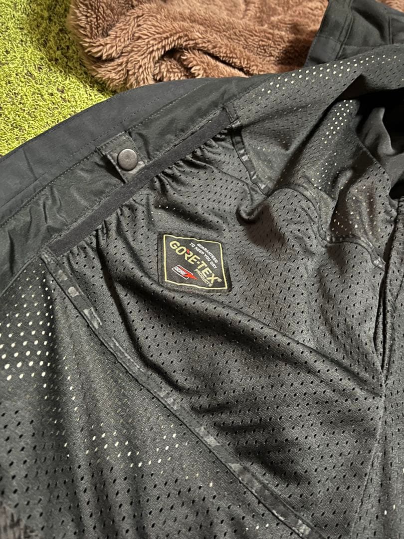 VOLCOM LEDA GORE-TEX JACKET/ボードウェア黒背面ロゴ