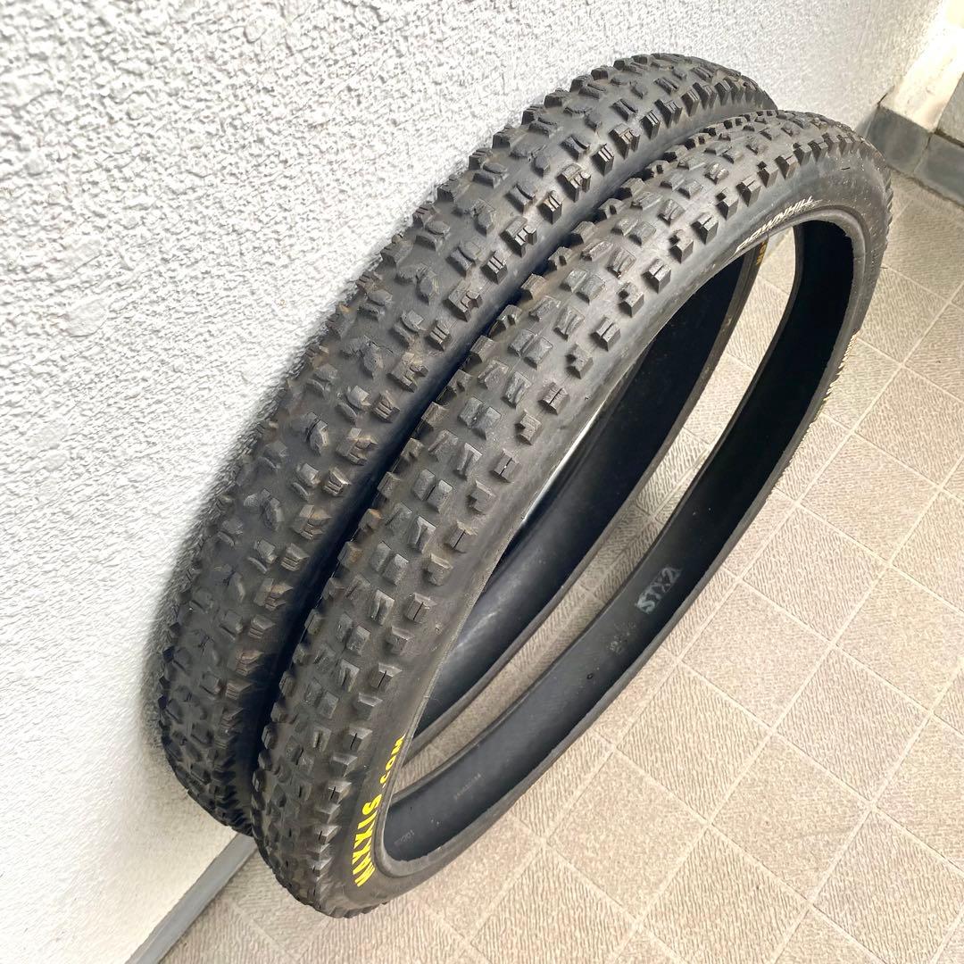 MAXXIS Super Tacky Minion DHF 26×2.35
