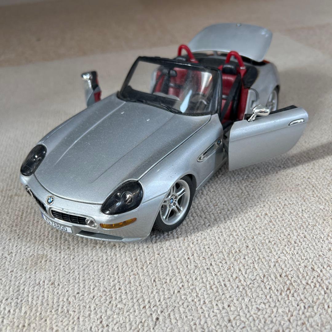  Z8 ミニカー