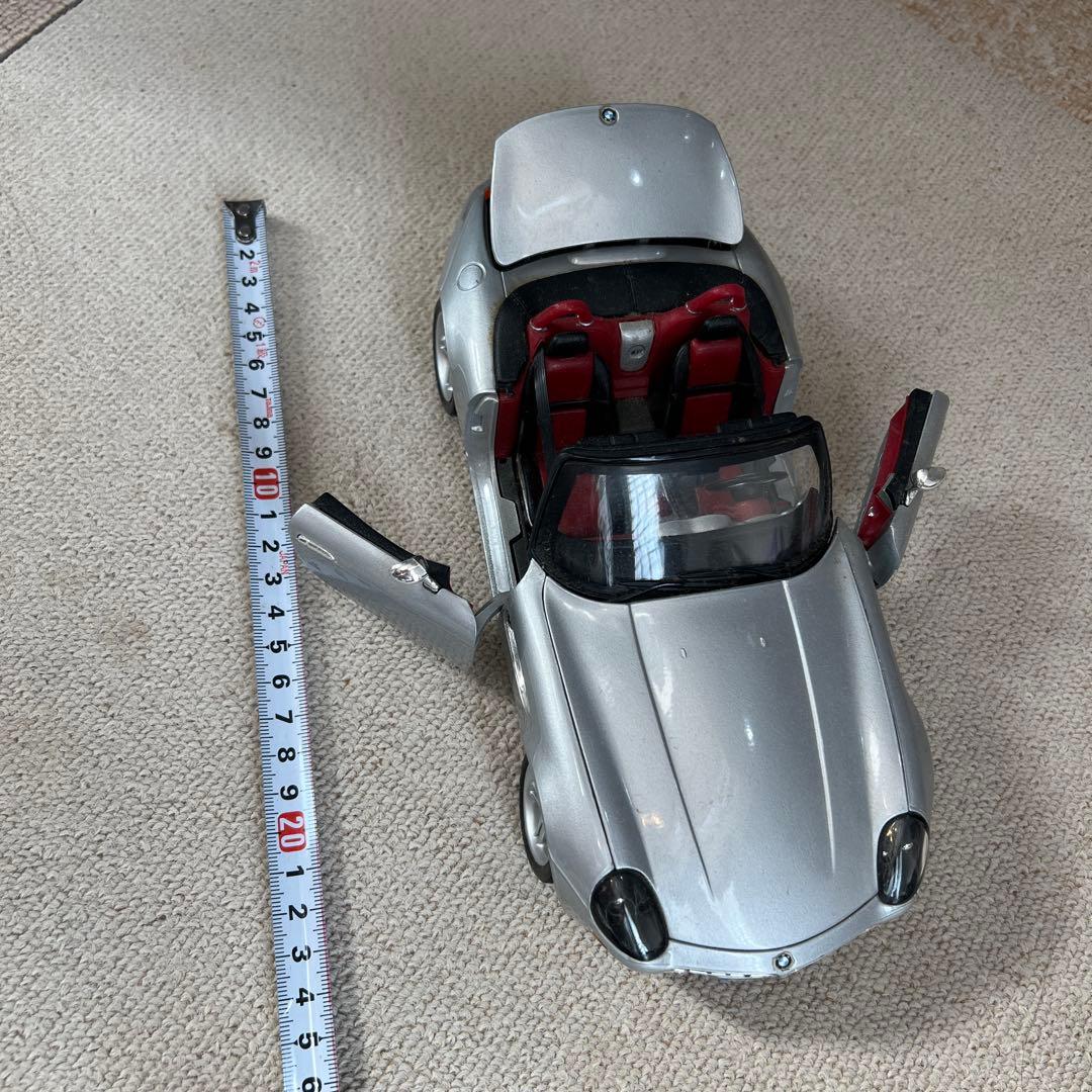  Z8 ミニカー