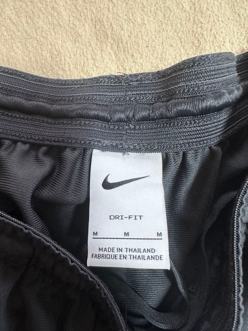 【未使用】NIKE ナイキ リバプール サッカーパンツ　Mサイズ