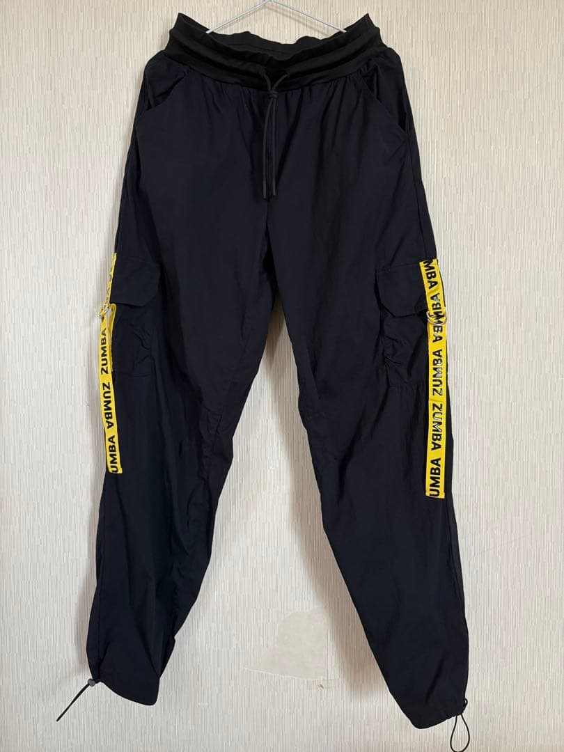 正規品！Zumba カーゴパンツ Sサイズ 黒
