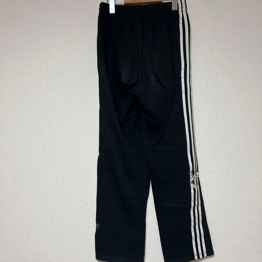 adidas アディダス フラワー刺しゅう入りパンツ サイズM