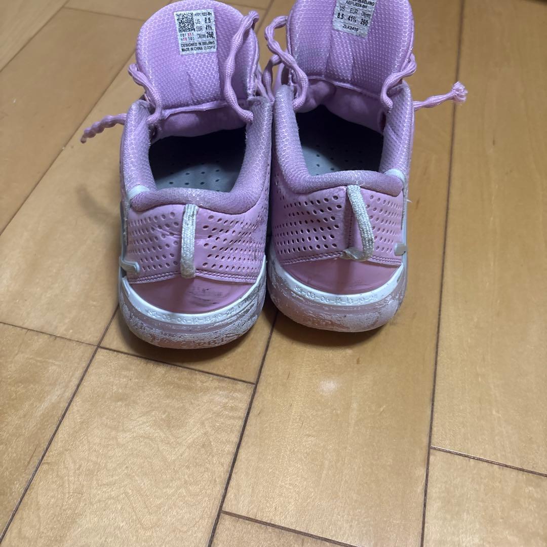 ピンク バスケットボールシューズ