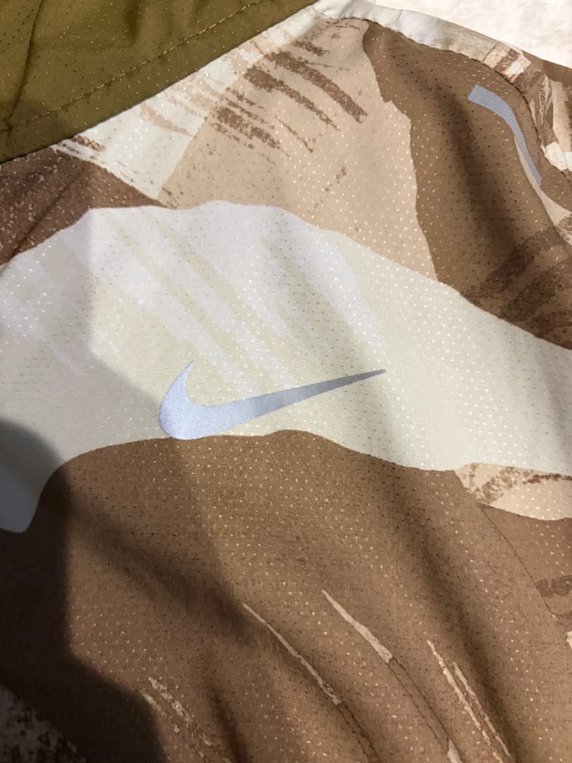 Nike フード付きウィンドブレーカー