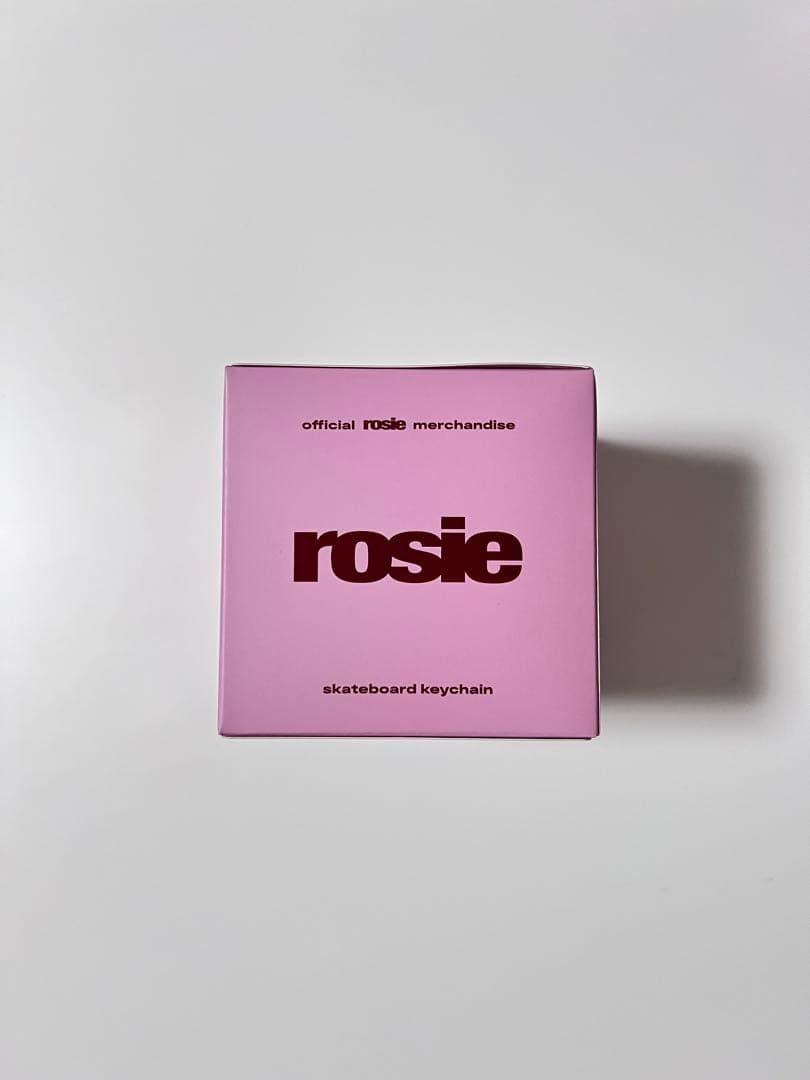 【即日発送】BLACKPINK ROSEロゼ スケートボード キーリング