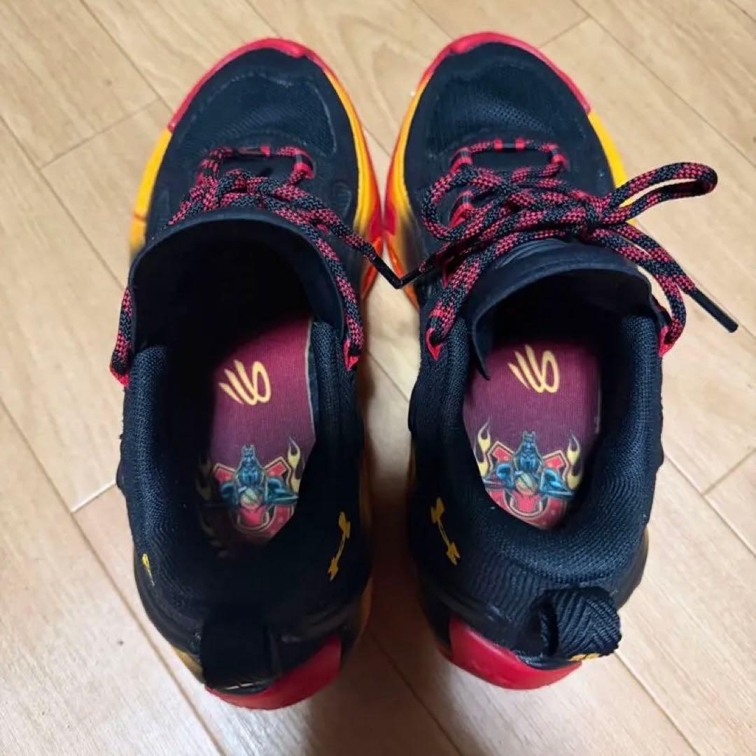 Under Armour カリー13