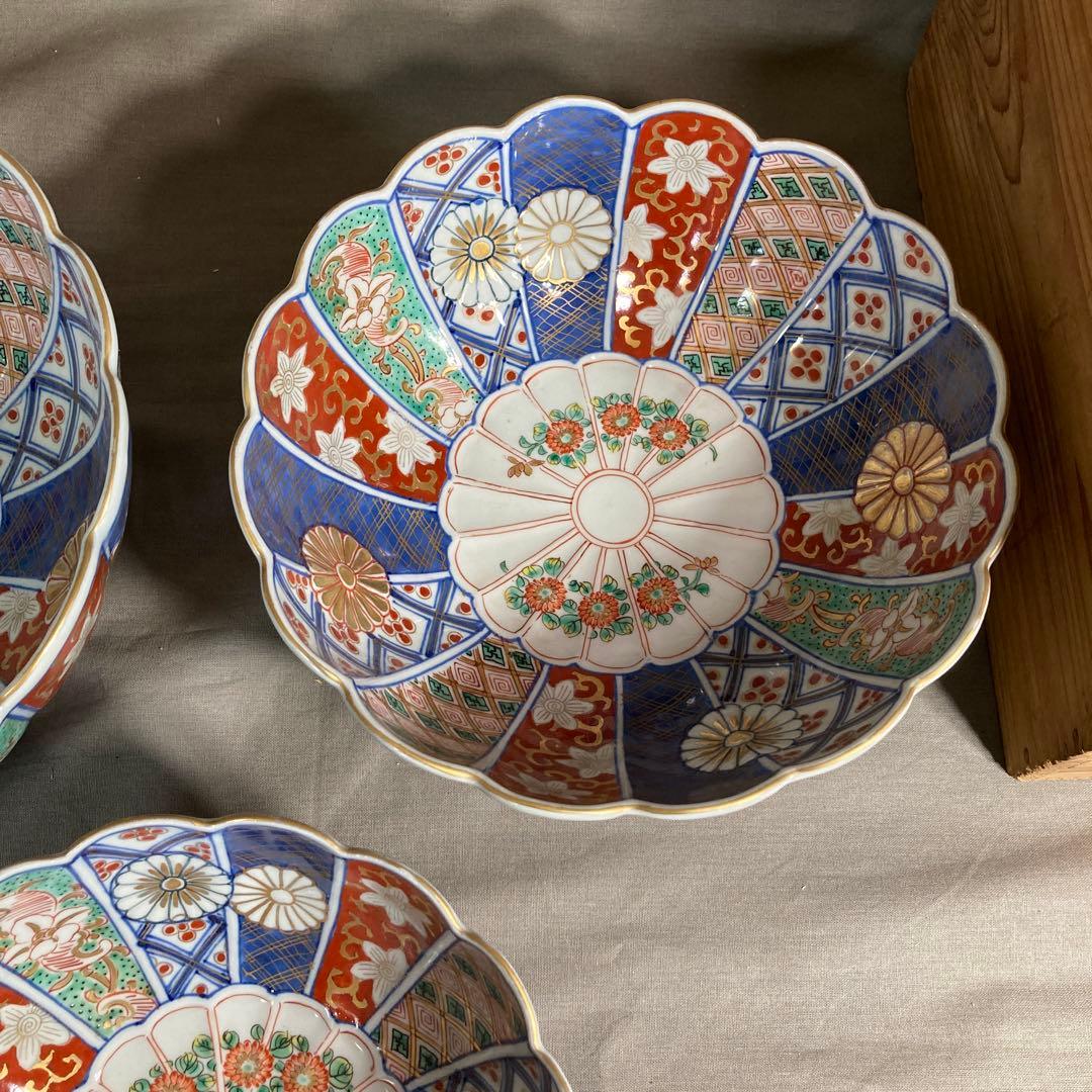 【古伊万里文】古伊万里の伝統　日本の名窯　有田古伊万里　染錦菊花文　三つ組菊形鉢