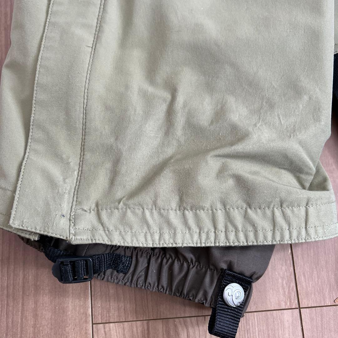 プリズム　スノーボードウェア　ビブパンツ　Mサイズ　色は薄いカーキ