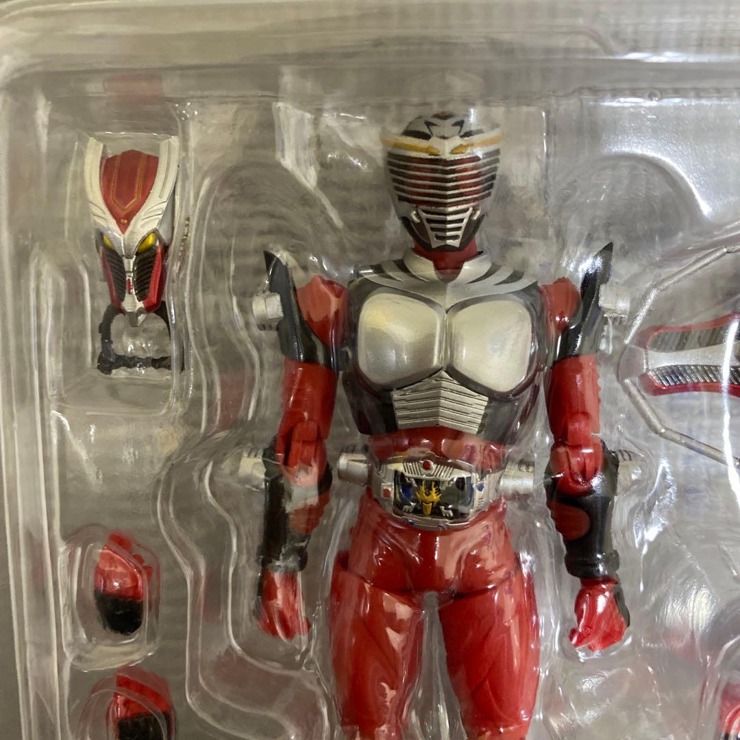 【中身未使用】s.h.figuarts 仮面ライダー龍騎　バンダイ　フィギュア