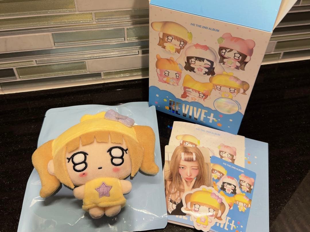 【本日発送】IVE REVIVE+ PETIT-IVE レイ トレカ ぬいぐるみ