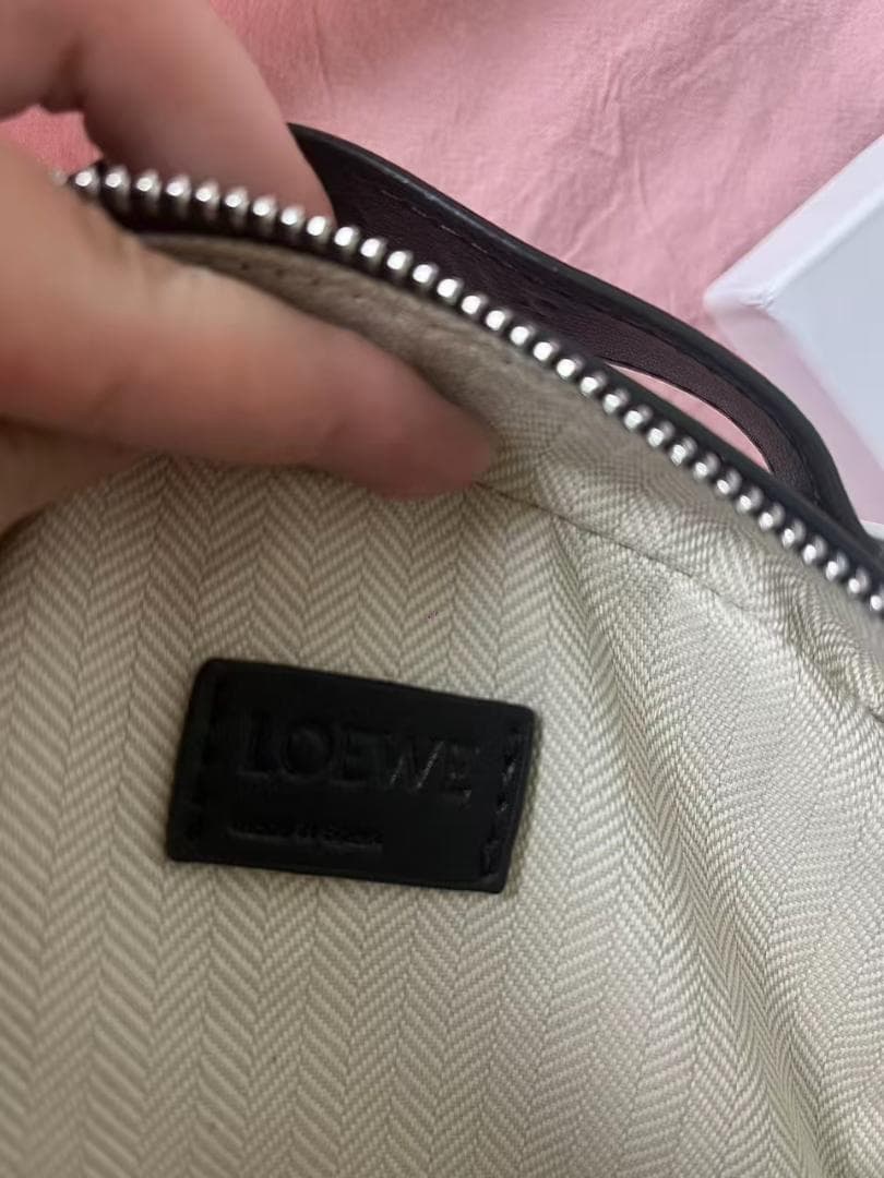 LOEWE ブラック ショルダーバッグ---