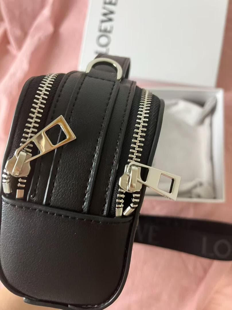 LOEWE ブラック ショルダーバッグ---