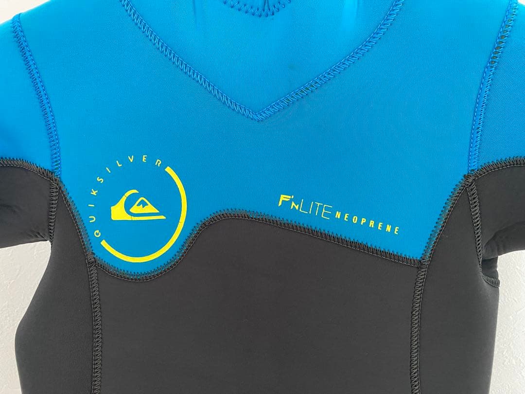 Quiksilver フルスーツ 130cm キッズ　ジュニア　ウェットスーツ