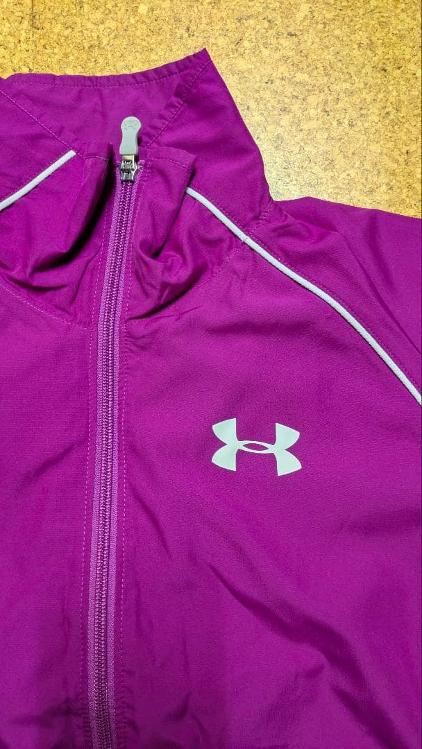 Under Armour ウィンドブレーカー 紫