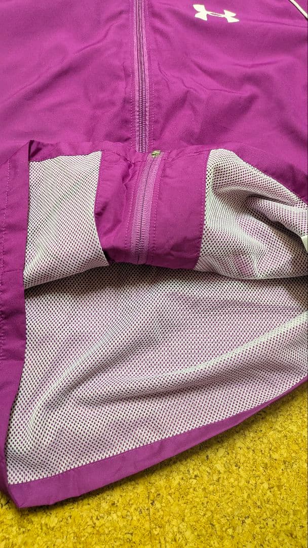 Under Armour ウィンドブレーカー 紫
