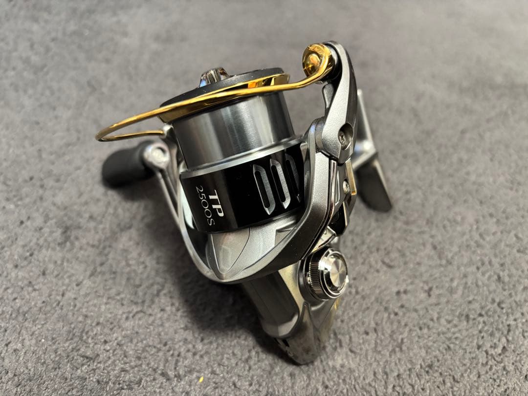 【美品】シマノ　15 ツインパワー　2500HGS