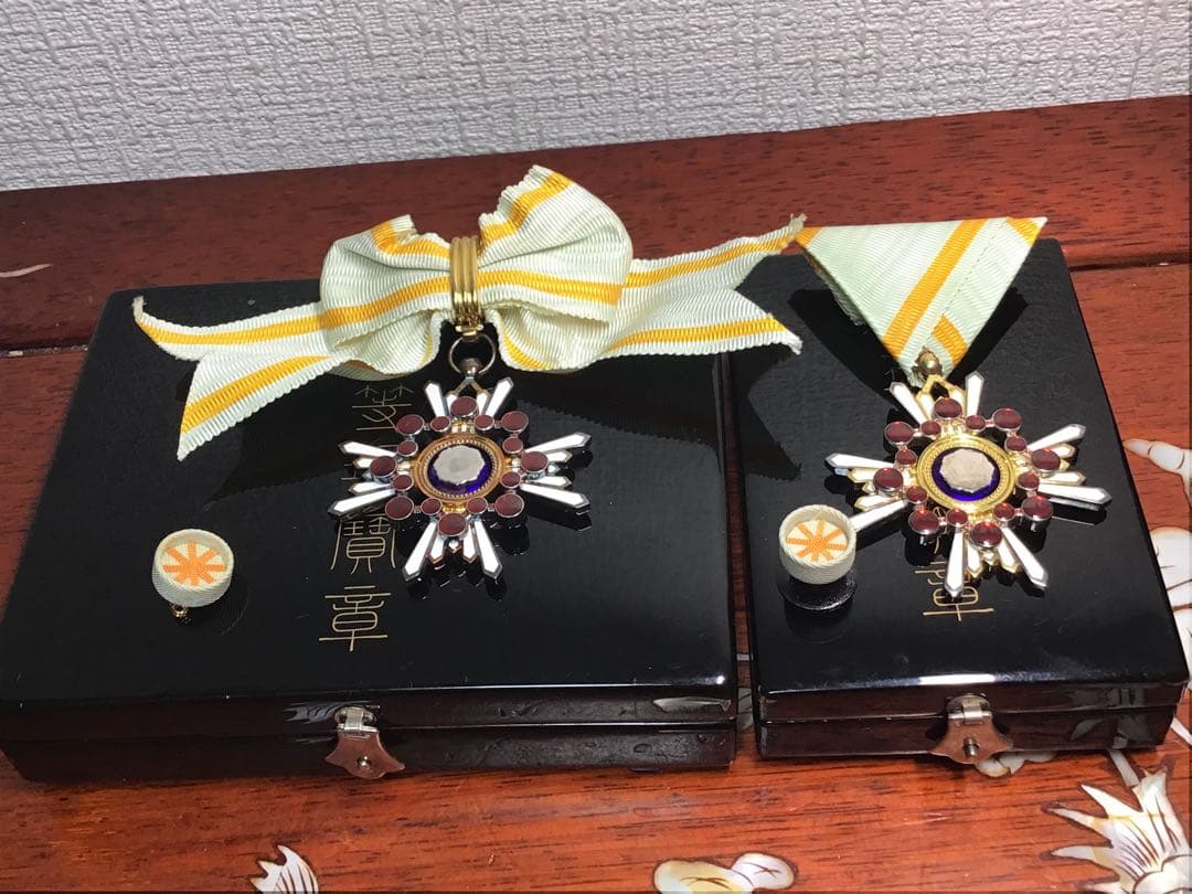 勲章 勲五等瑞宝章 男性用/女性用 旧日本軍 まとめて2点セット 略綬 共箱付き